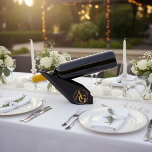 R.J.-Winholder-Weinhalter-mit-Initialen-in-Gold-personalisiert-Gedeckter-Tisch-Hochzeit-Hauptfoto